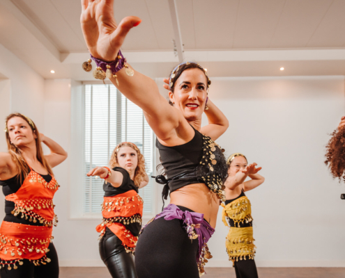 Geniet van een dynamische combinatie dans workshop bij Paaldansstudio & Dance Centre - de ultieme danservaring!