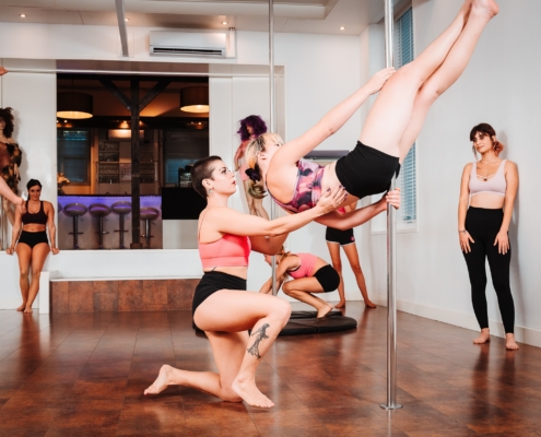 Geniet van een dynamische combinatie dans workshop bij Paaldansstudio & Dance Centre - de ultieme danservaring!