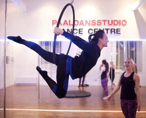 Beleef een workshop Aerial hoop Beleef een workshop Aerial hoop