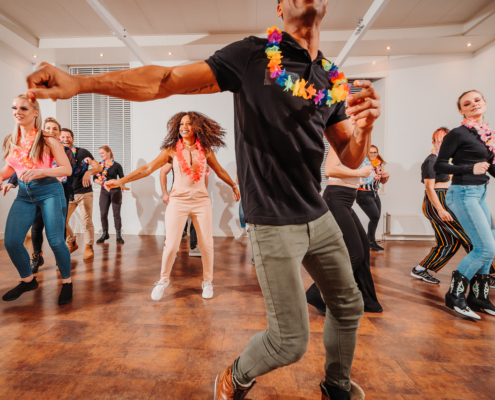 Workshop-Dancehall-05 Leer de kunst van Dancehall tijdens onze inspirerende workshop bij Paaldansstudio & Dance Centre - boost je dansvaardigheden en laat je creativiteit de vrije loop! Boek nu.