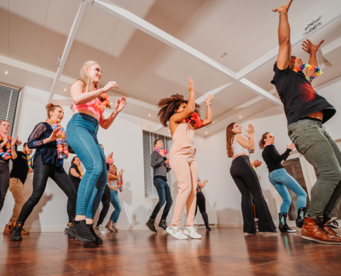 Workshop-Dancehall-06 Leer de kunst van Dancehall tijdens onze inspirerende workshop bij Paaldansstudio & Dance Centre - boost je dansvaardigheden en laat je creativiteit de vrije loop! Boek nu.