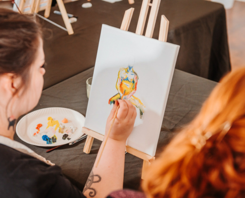 Creatieve workshop naaktschilderen bij Paaldansstudio & Dance Centre - Ontdek je artistieke kant met onze unieke ervaring!
