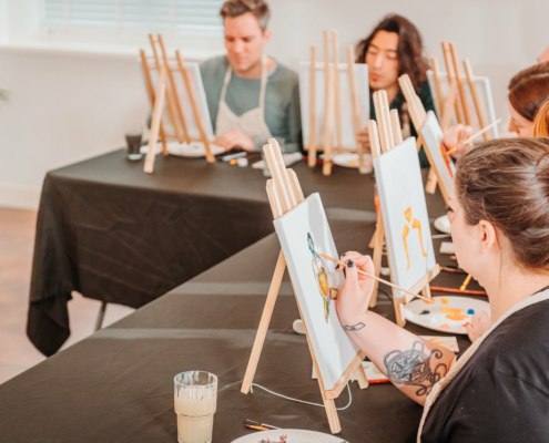 Creatieve workshop naaktschilderen bij Paaldansstudio & Dance Centre - Ontdek je artistieke kant met onze unieke ervaring!