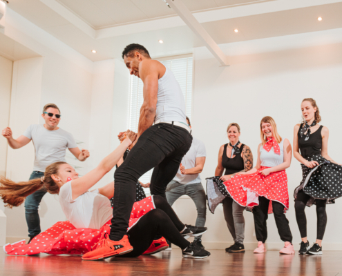 Rock & roll workshop bij Paaldansstudio & Dance Centre - Leer swingende moves en energieke grooves - ervaar de ultieme dansbeleving!